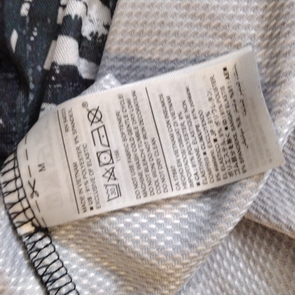 Old navy active top M - Picture 7 of 7